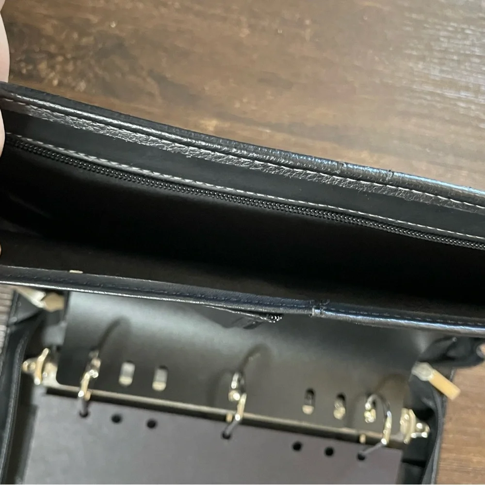Franklin Covey Black 3-Ring Binder with Pull Out Handles Lots of Storage Space